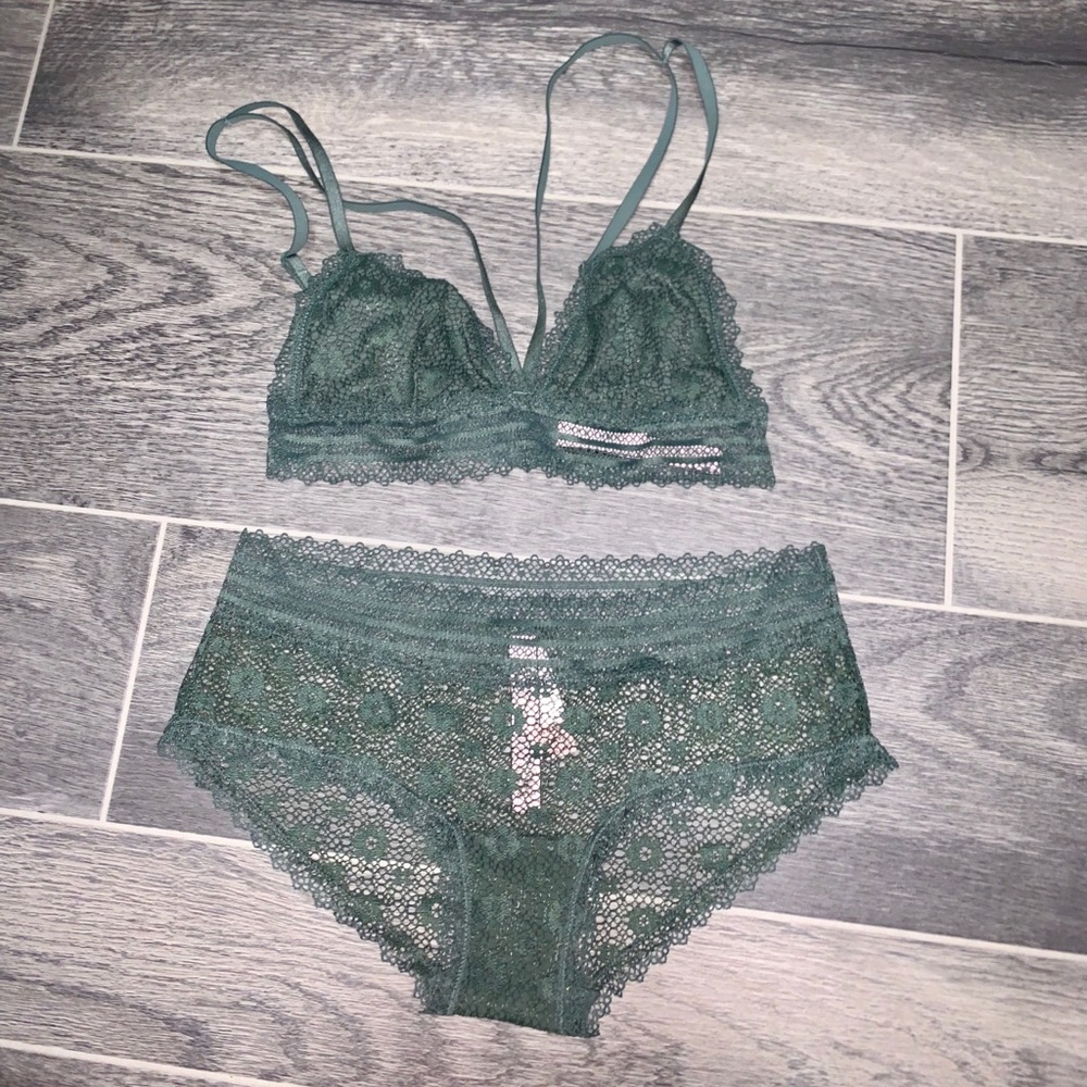 VS Bralette & Panty Set